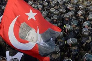 Financial Times T&uuml;rkiye'yi yazdı