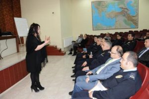 Polis memurlarına &ouml;fke kontrol&uuml; eğitimi