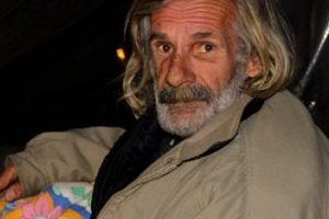 15 yıldır sokakta yaşıyor