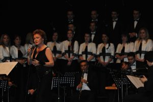 Altın&ouml;rs'ten romantik şarkılar