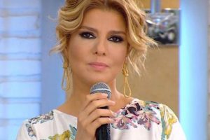 Beren Saat'in g&uuml;zelliğine G&uuml;lben Ergen yorumu!