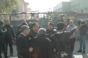 Okulda silahlı satırlı kavga
