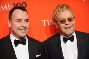 Elton John 2.kez baba oldu