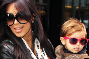 Kim Kardashian'dan annelik provaları