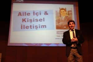 &Uuml;nl&uuml; iletişimciden SGK &ccedil;alışanlarına seminer
