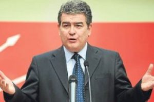CHP'li Batum kırmızı ışıkta ge&ccedil;ti cezayı &ouml;demem dedi