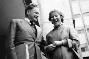 Nazım Hikmet'in senaryosunu yazdığı &ccedil;izgi filmler satışta
