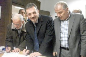 "İsteyen &ouml;ğretmen baş &ouml;rt&uuml;s&uuml;yle derse girebilmeli"