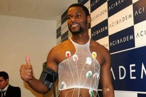Maurice Edu sağlık kontrol&uuml;nden ge&ccedil;ti