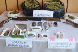 Uyuşturucu operasyonunda 8 g&ouml;zaltı