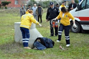 Sevgilisinin &ouml;ld&uuml;r&uuml;lmesine dayanamadı