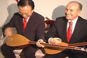 Topbaş ve Choe Kwang-Shik birlikte saz &ccedil;aldı