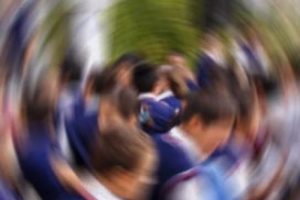 7 yaşındaki &ccedil;ocuk okula silahla geldi