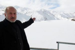 Soğuk g&ouml;l&uuml; dondurdu