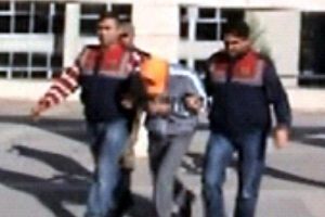 Katili sevgilisi &ccedil;ıktı