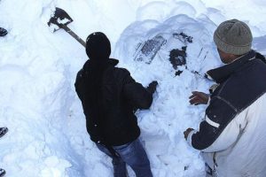 &Ccedil;ığ altında kaybolan ara&ccedil;lar bulundu