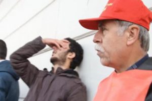 Polis direniş &ccedil;adırını  bastı: 3 yaralı