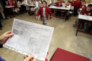 17 milyon &ouml;ğrenciyi karne heyecanı sardı