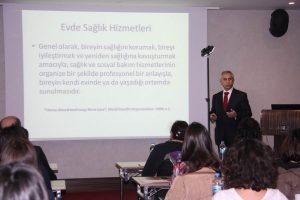 Doktorlar evde bakım konusunda bilgilendiriliyor