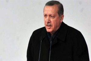 "&Ouml;n&uuml;m&uuml;z&uuml; kesmeye &ccedil;alıştılar, kesemediler"