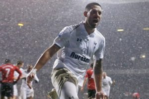 Dempsey Tottenham'a hayat verdi