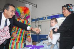 &Ccedil;ocuk hastalara palya&ccedil;olu tedavi