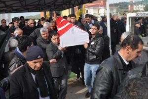 "Yavrumu son bir kez daha &ouml;peyim"