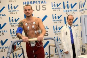Sneijder sağlık kontrol&uuml;nde