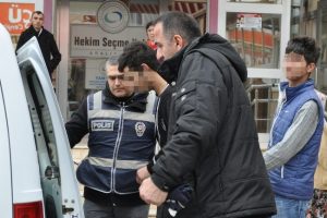 Kablo hırsızlığı zanlıları yakalandı