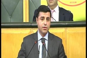 S&uuml;reci AKP'nin merhametine bırakamayız