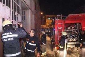 Tekstil deposunda yangın