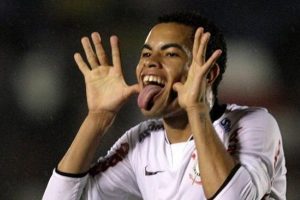 Beşikjtaş'ın yeni transferi Dentinho kimdir?