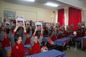 Minikler kendi masallarıyla b&uuml;y&uuml;yecek