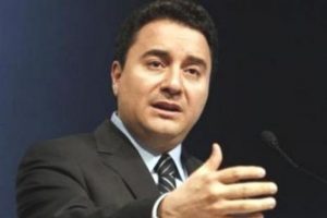 ''Yatırımcıları &uuml;z&uuml;yoruz anayasa değiştirilmeli''
