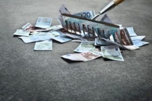 Euro PMI'ı beklentileri aştı
