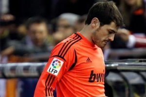 Casillas'ın eli kırıldı