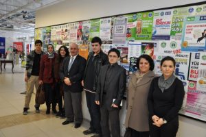 "Gen&ccedil;lere sosyal medya kullanımı i&ccedil;in eğitim verilmeli"