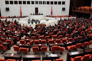 Ana dilde savunma Meclis'ten ge&ccedil;ti