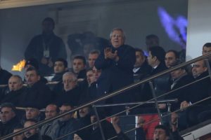 Yıldırım devre arasında soyunma odasına indi