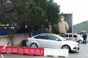 Mahkum yakınları adaya gitti