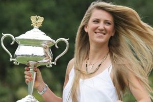 Azarenka zirvdeki yerini korudu