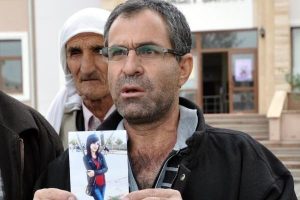 Liseli kızı silah zoruyla ka&ccedil;ırdılar