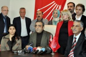 'CHP kardeşliğin eşitliğin barışın &ccedil;atısıdır'