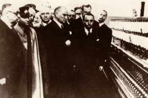 Atat&uuml;rk'&uuml;n tablosu katlanınca yok oldu
