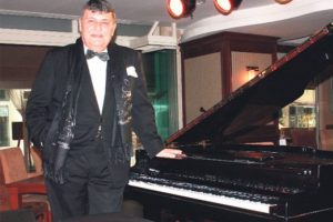 Duygusal şarkılarıyla bir d&ouml;neme damga vurmuştu