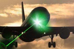 U&ccedil;ağa lazer tutmanın cezası ne?