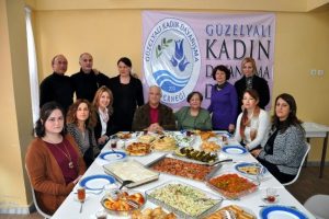 Başkan Akt&uuml;rk'ten kadınlara destek