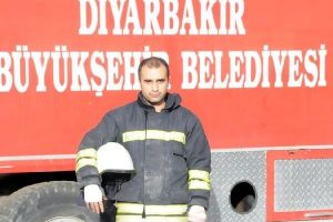 Tek başına 6 kişiyi kurtaran kahraman itfaiyeci
