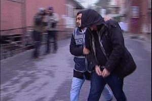 6 &uuml;lkeyle eş zamanlı insan ka&ccedil;ak&ccedil;ılığı operasyonu