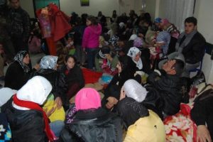 Hastane koridorları Suriyelilerle dolup taştı